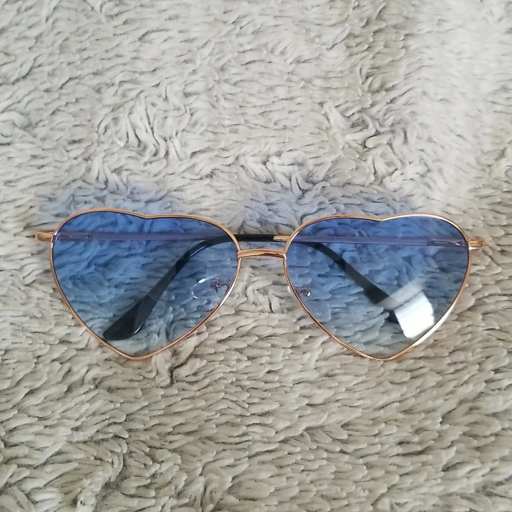 Heart Shaped Metal Frame Sunglasses